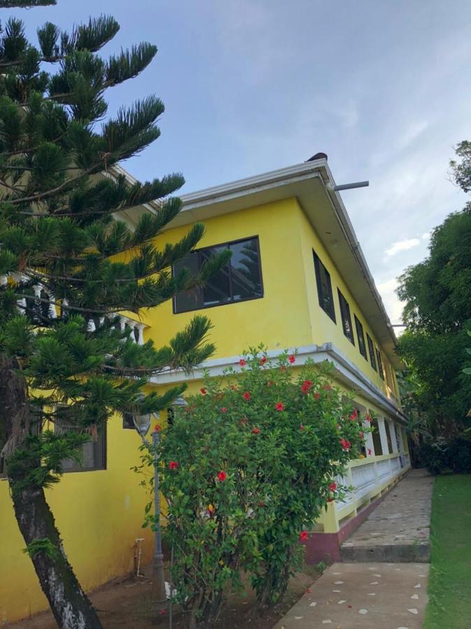 Sunshine Hotel جزيرة ليتل كورن المظهر الخارجي الصورة