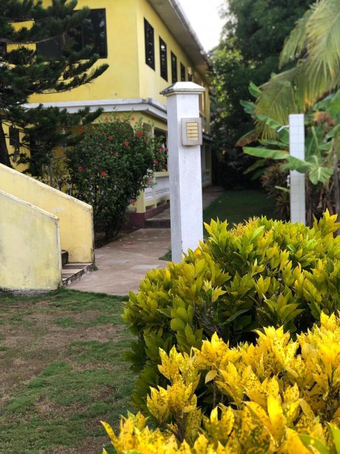 Sunshine Hotel جزيرة ليتل كورن المظهر الخارجي الصورة
